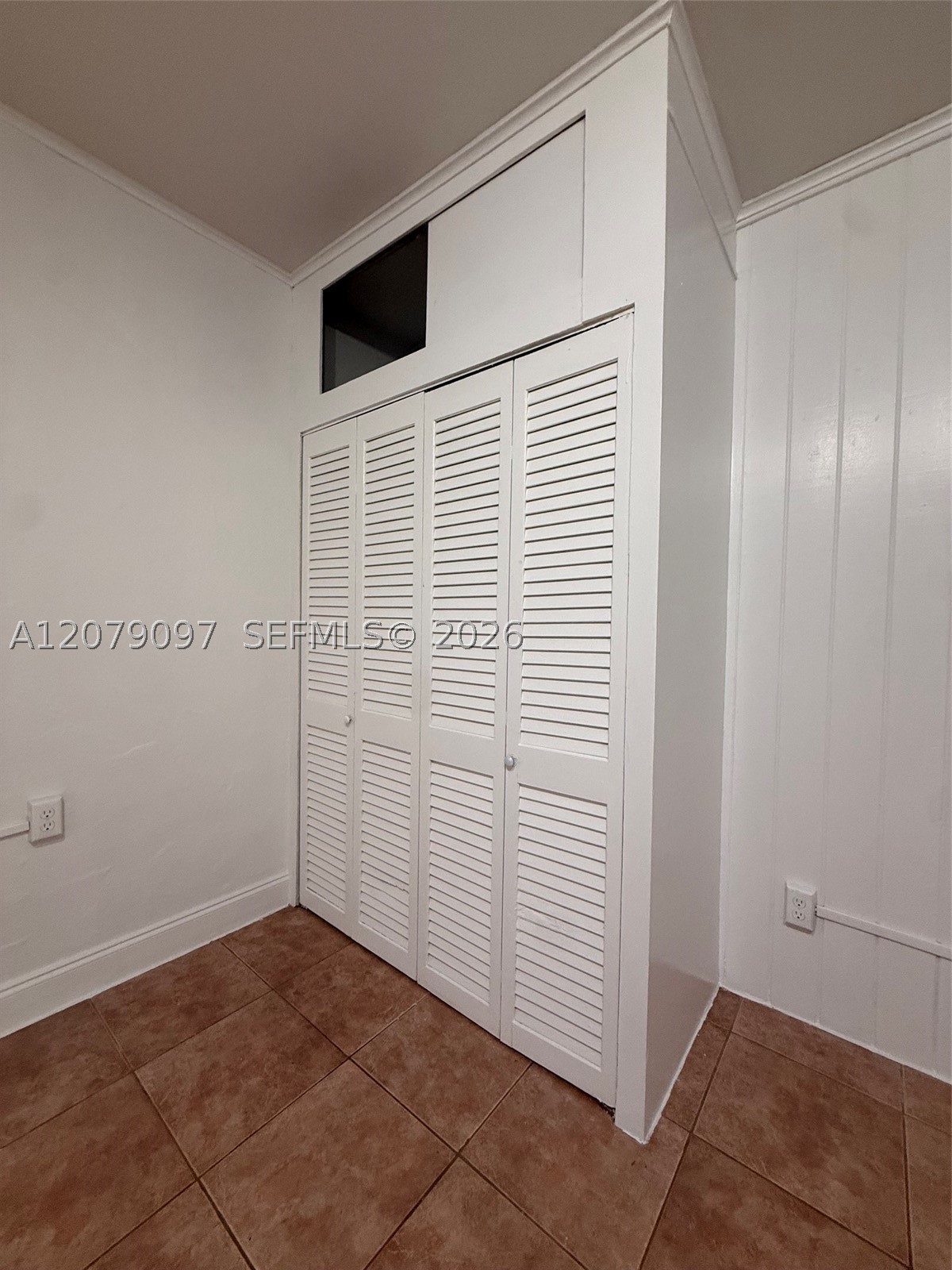 12906 Ne 6th Ave 2 Property Photo 13
