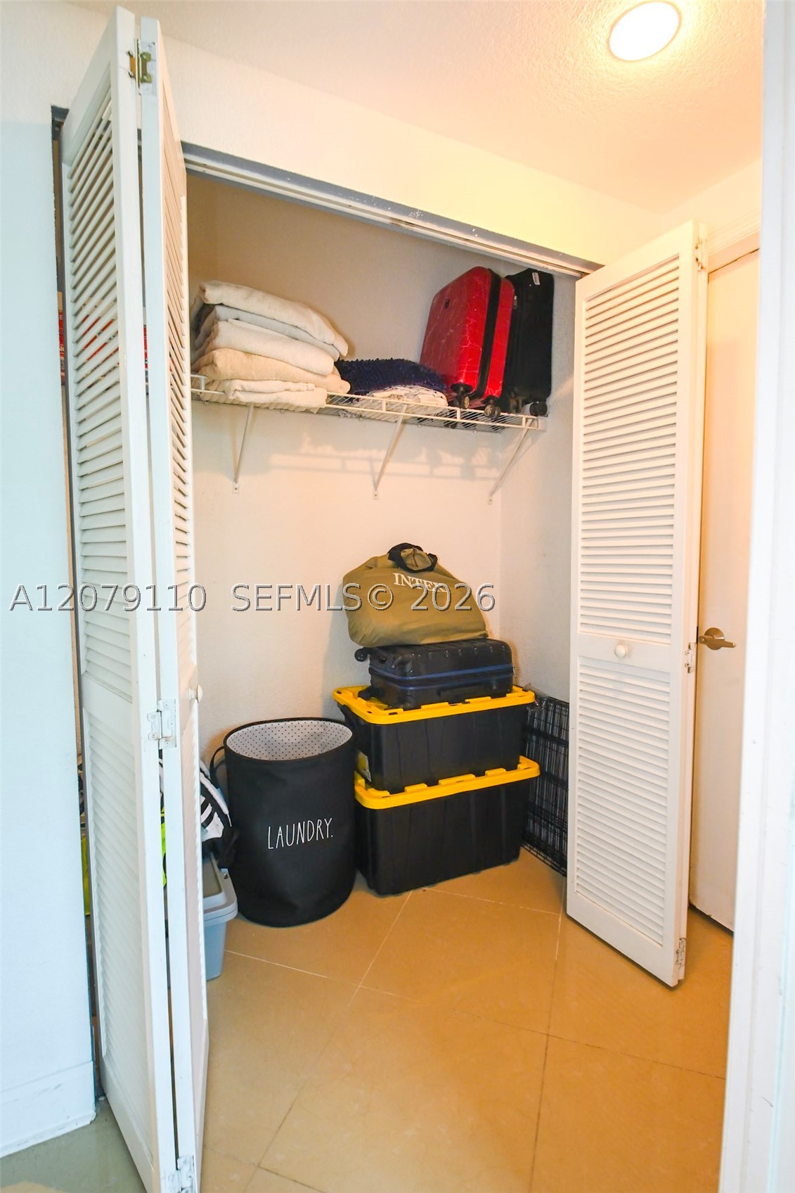 7501 E Treasure Dr 1h Property Photo 20