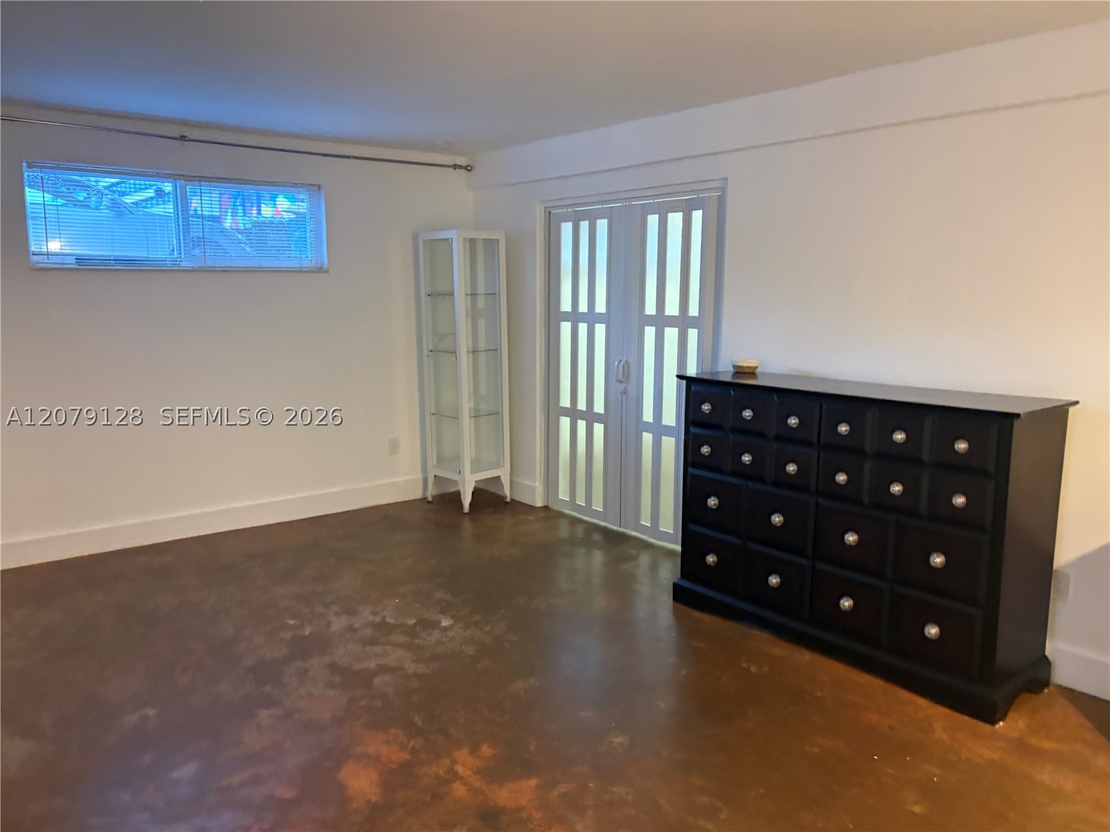 1751 Washington Ave 1h Property Photo 3
