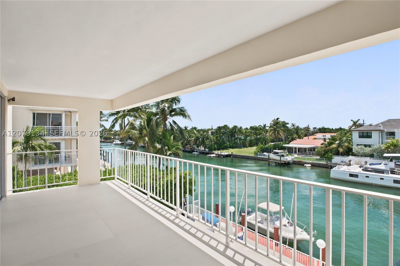 10180 W Bay Harbor Dr 3a Property Photo 5