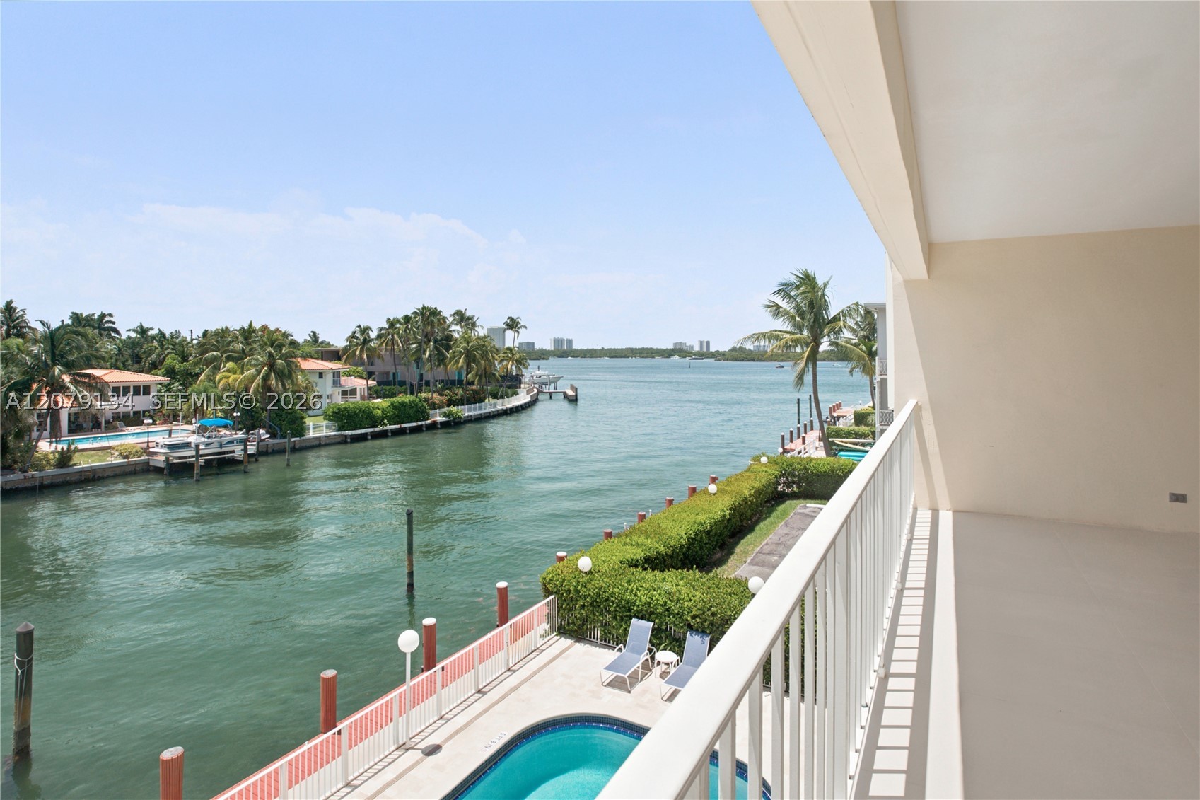 10180 W Bay Harbor Dr 3a Property Photo 6