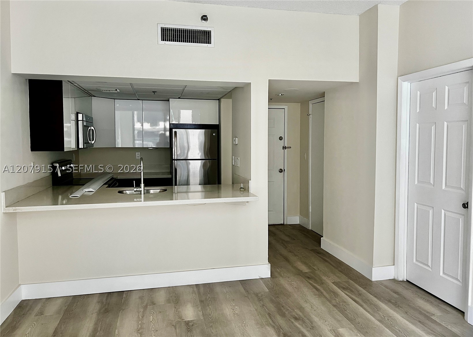 540 Brickell Key Dr 218 Property Photo 6