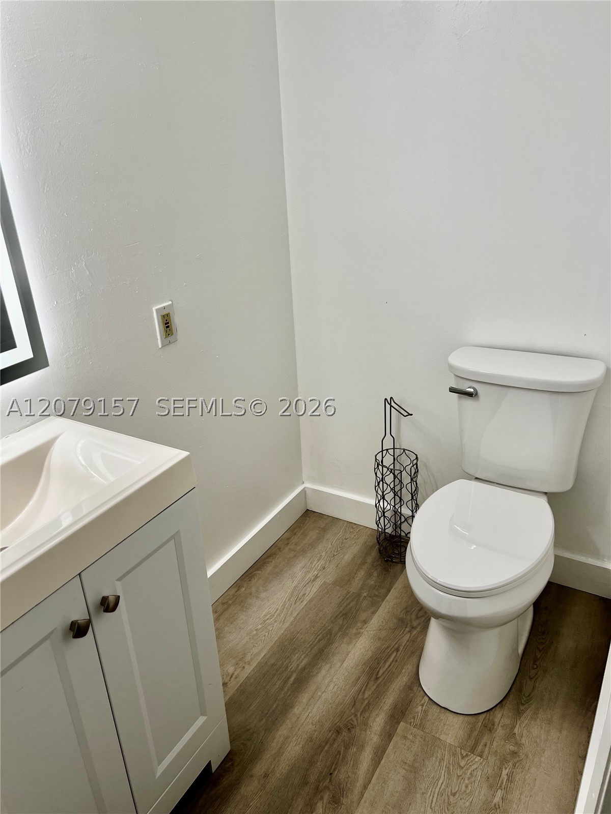 540 Brickell Key Dr 218 Property Photo 8
