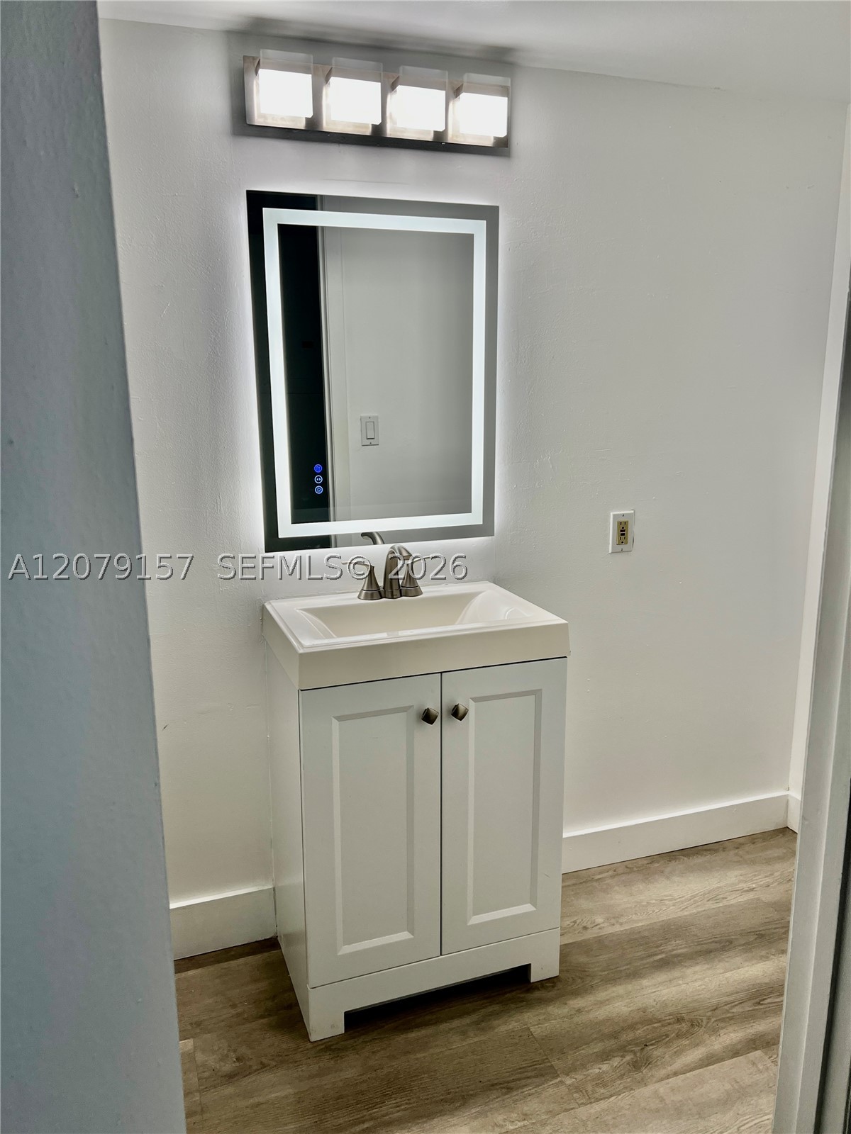540 Brickell Key Dr 218 Property Photo 9