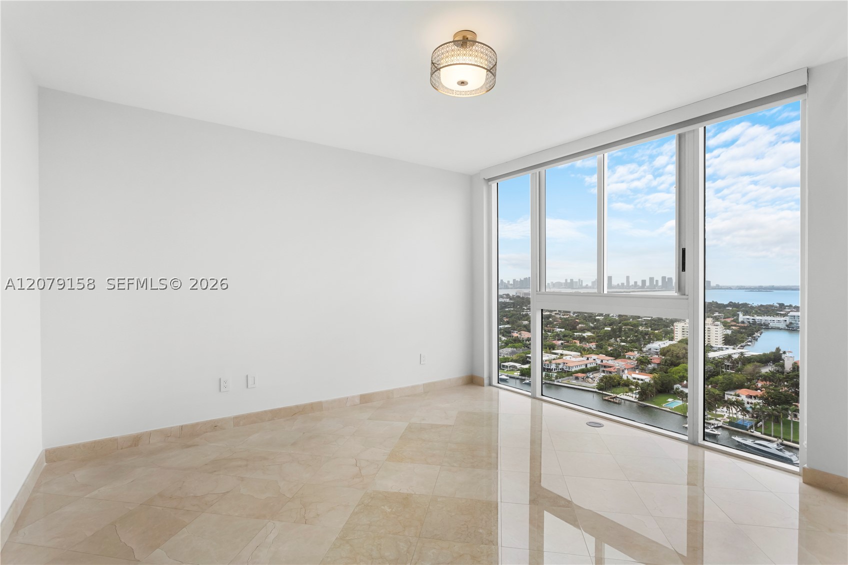 4779 Collins Ave 2707 Property Photo 10