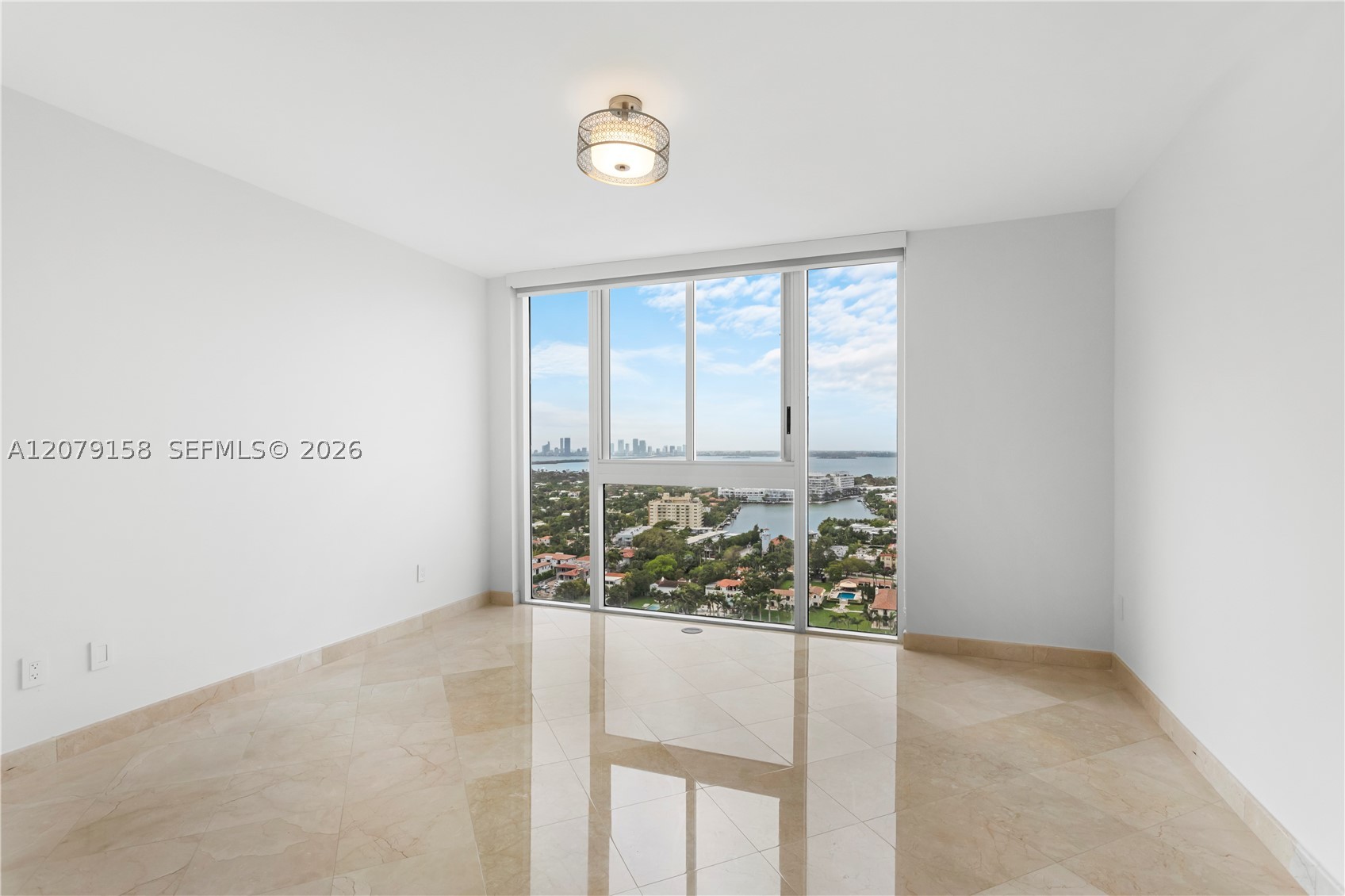 4779 Collins Ave 2707 Property Photo 11