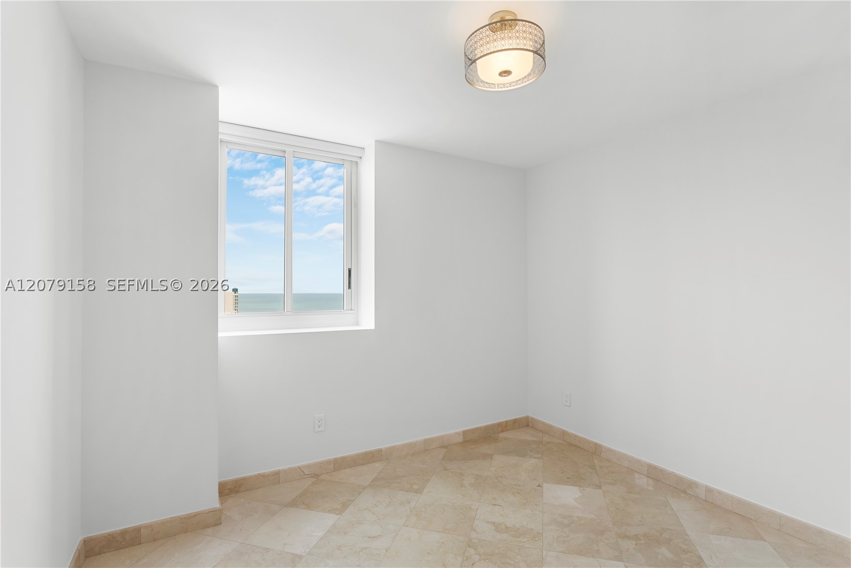 4779 Collins Ave 2707 Property Photo 12