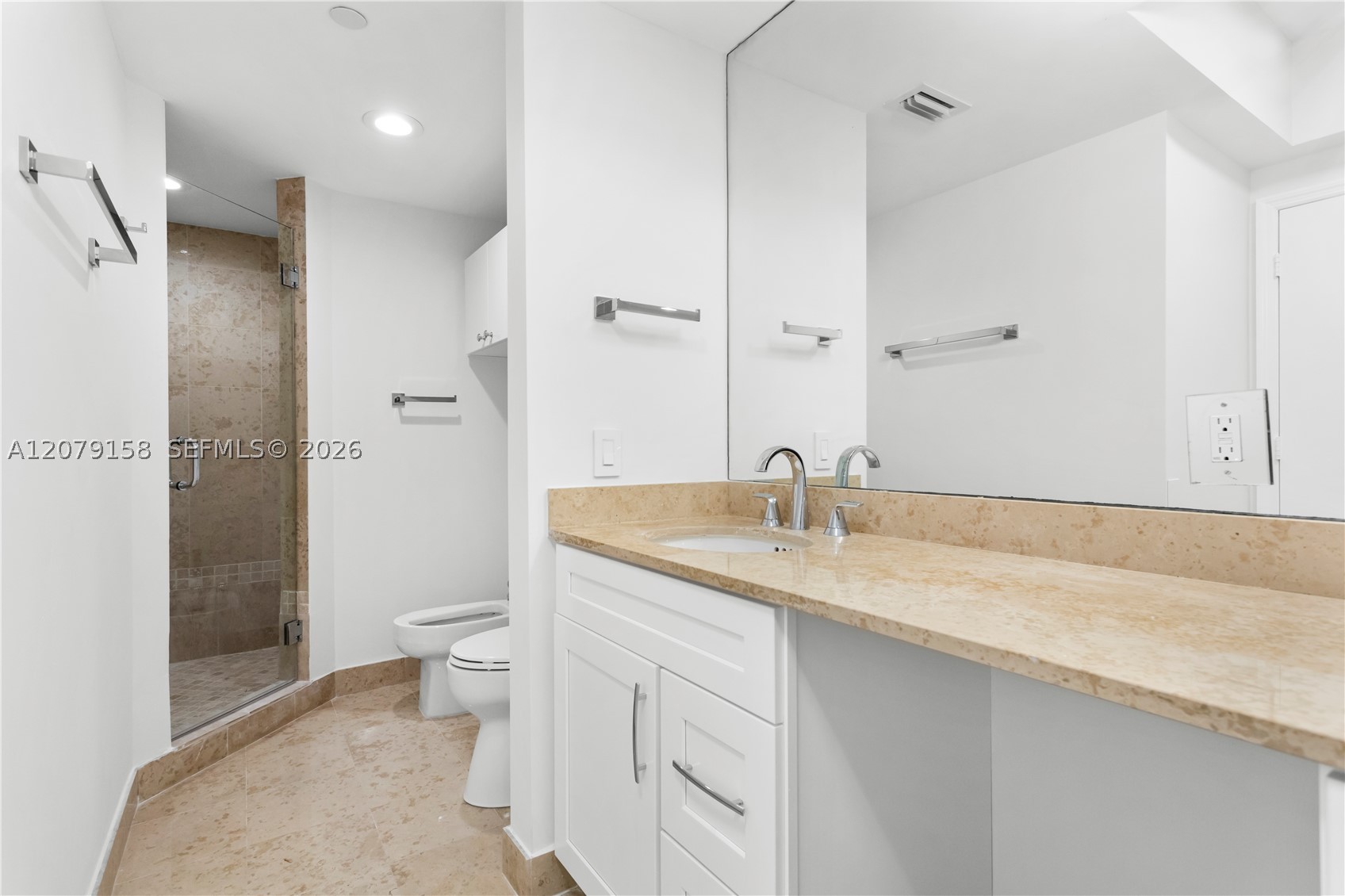 4779 Collins Ave 2707 Property Photo 16