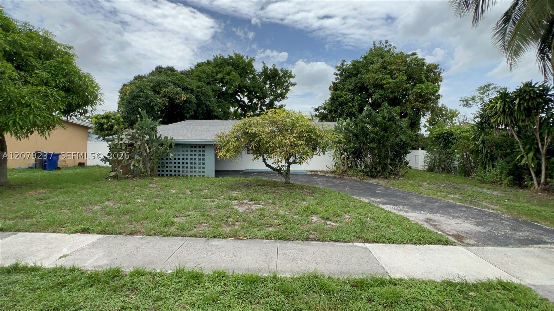 4421 Nw 33rd St Property Photo 1
