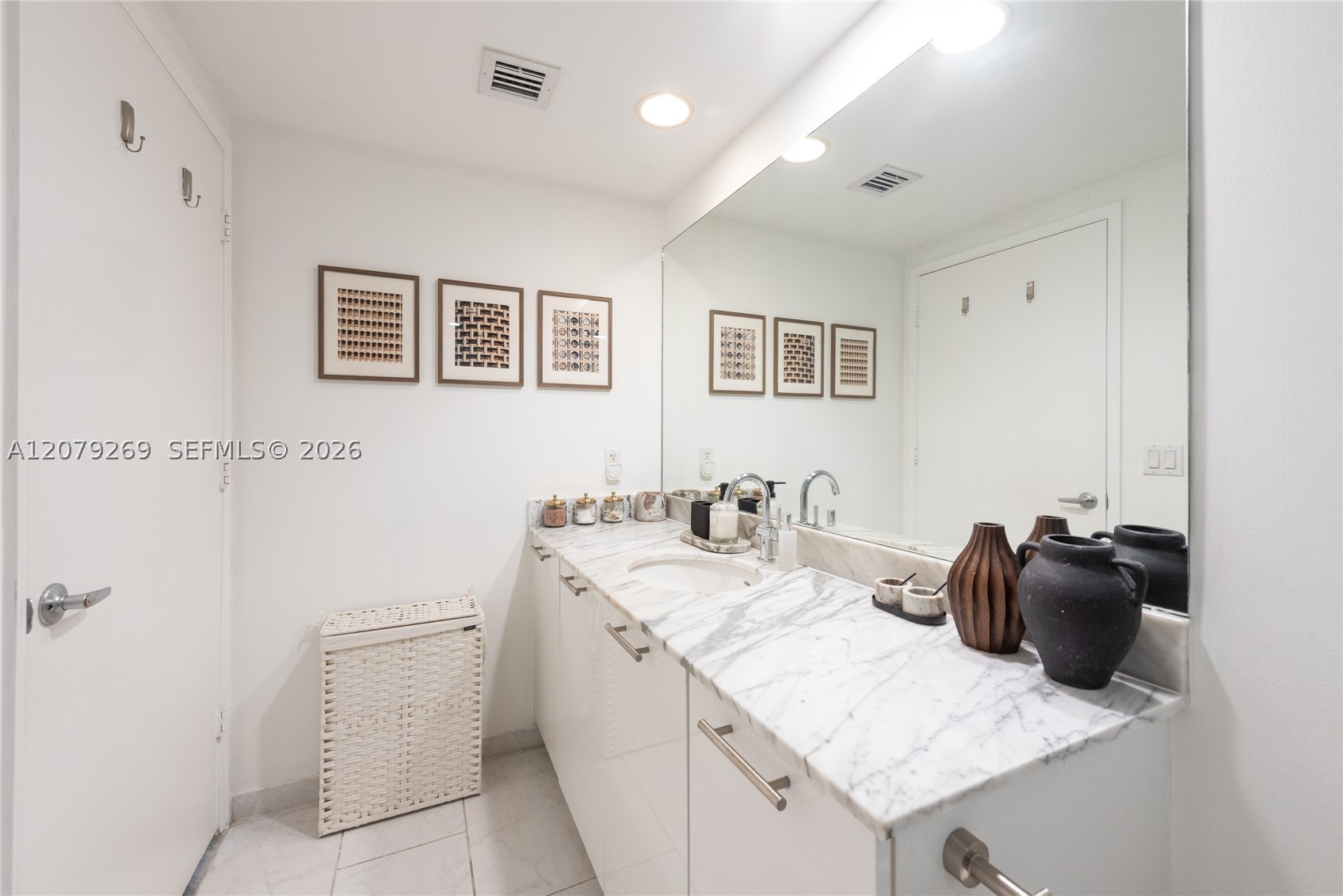 950 Brickell Bay Dr 2304 Property Photo 22