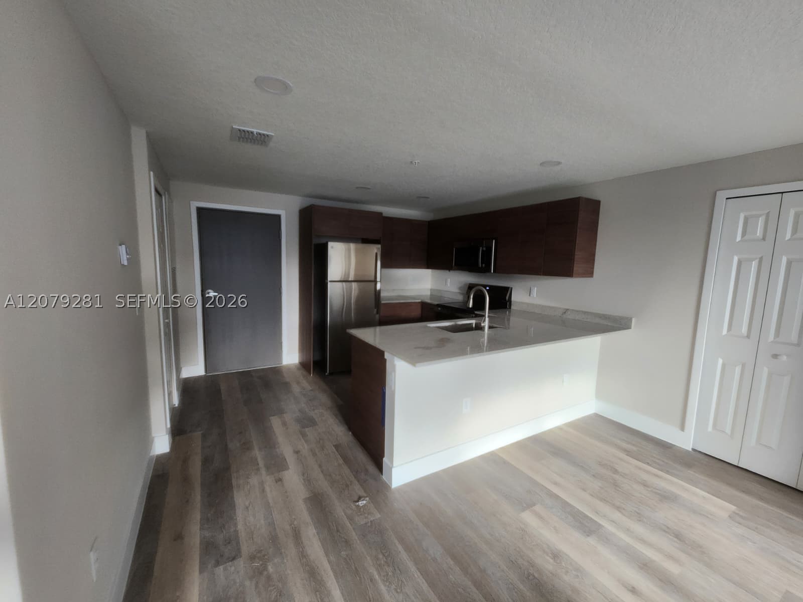 4424 S TEXAS AVE 212 Property Photo 1