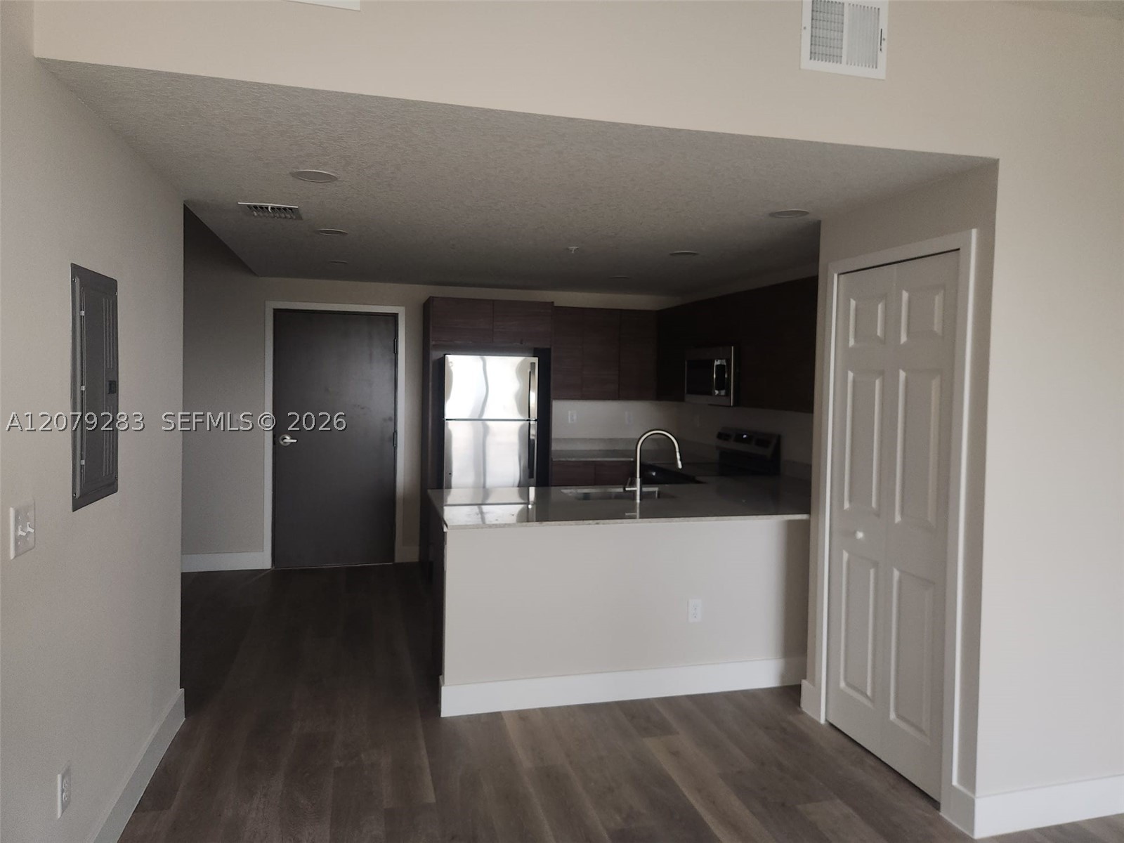 4424 S Texas Ave 220 Property Photo 2