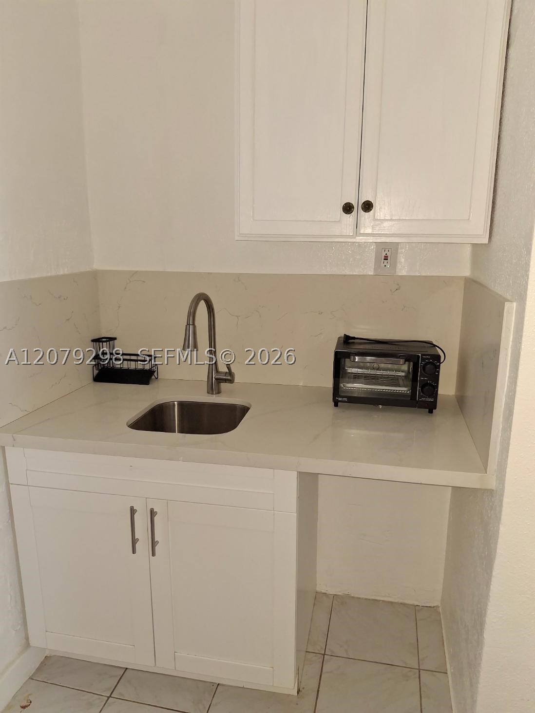 735 Sultan Ave 1 Property Photo 2