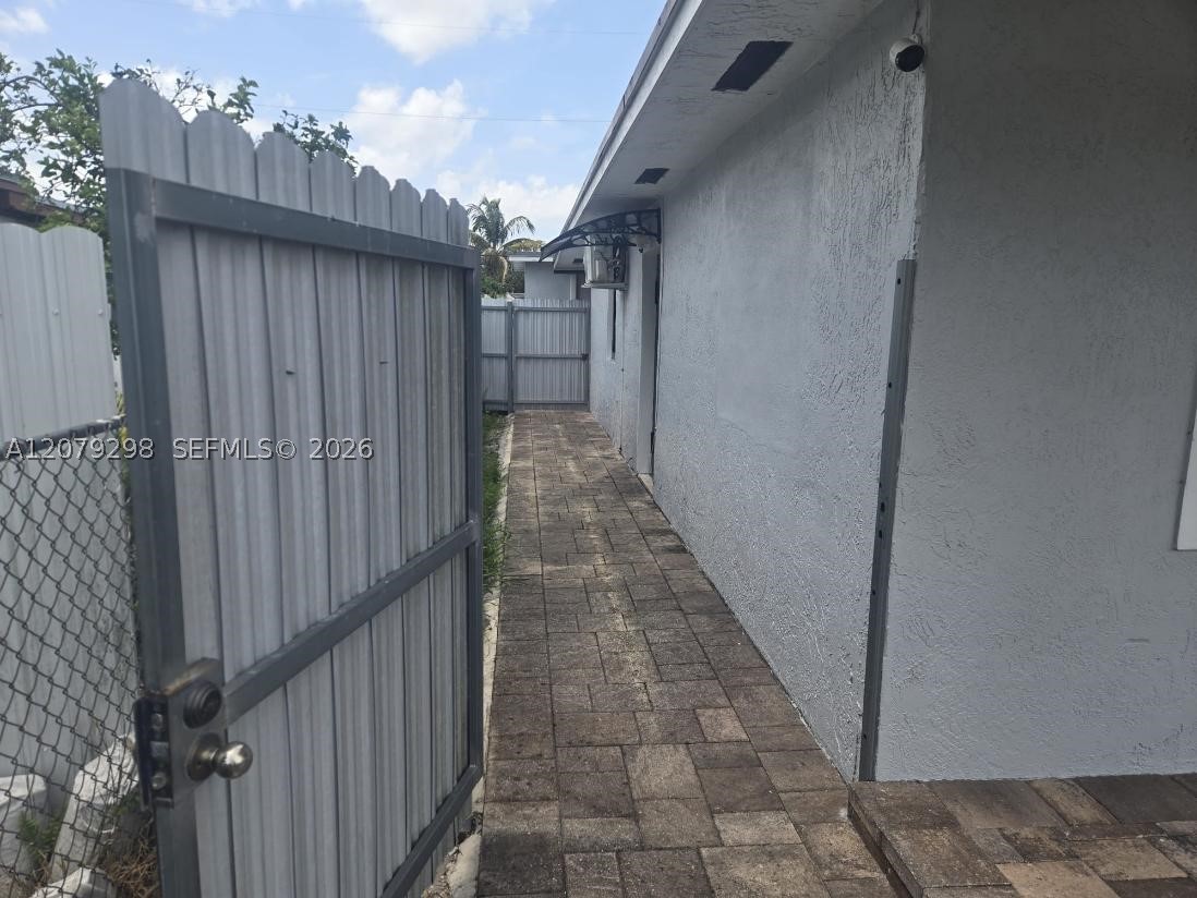 735 Sultan Ave 1 Property Photo 6