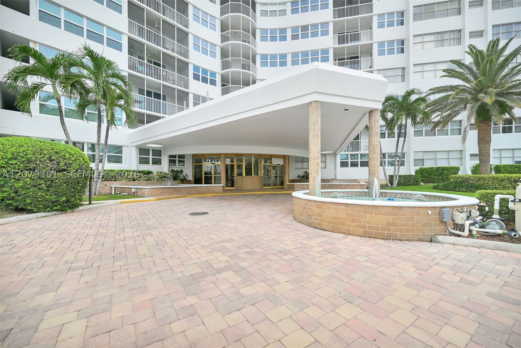 100 Golden Isles Dr 109 Property Photo 3