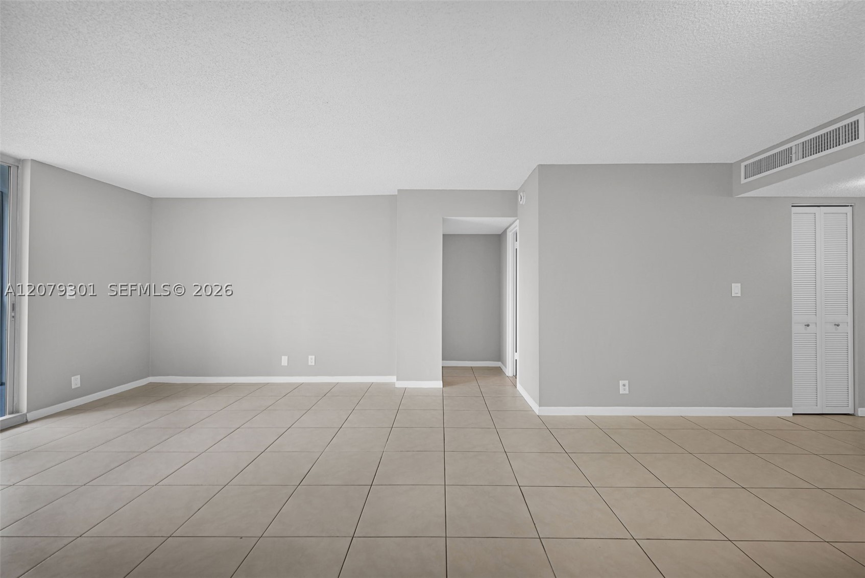 100 Golden Isles Dr 109 Property Photo 9