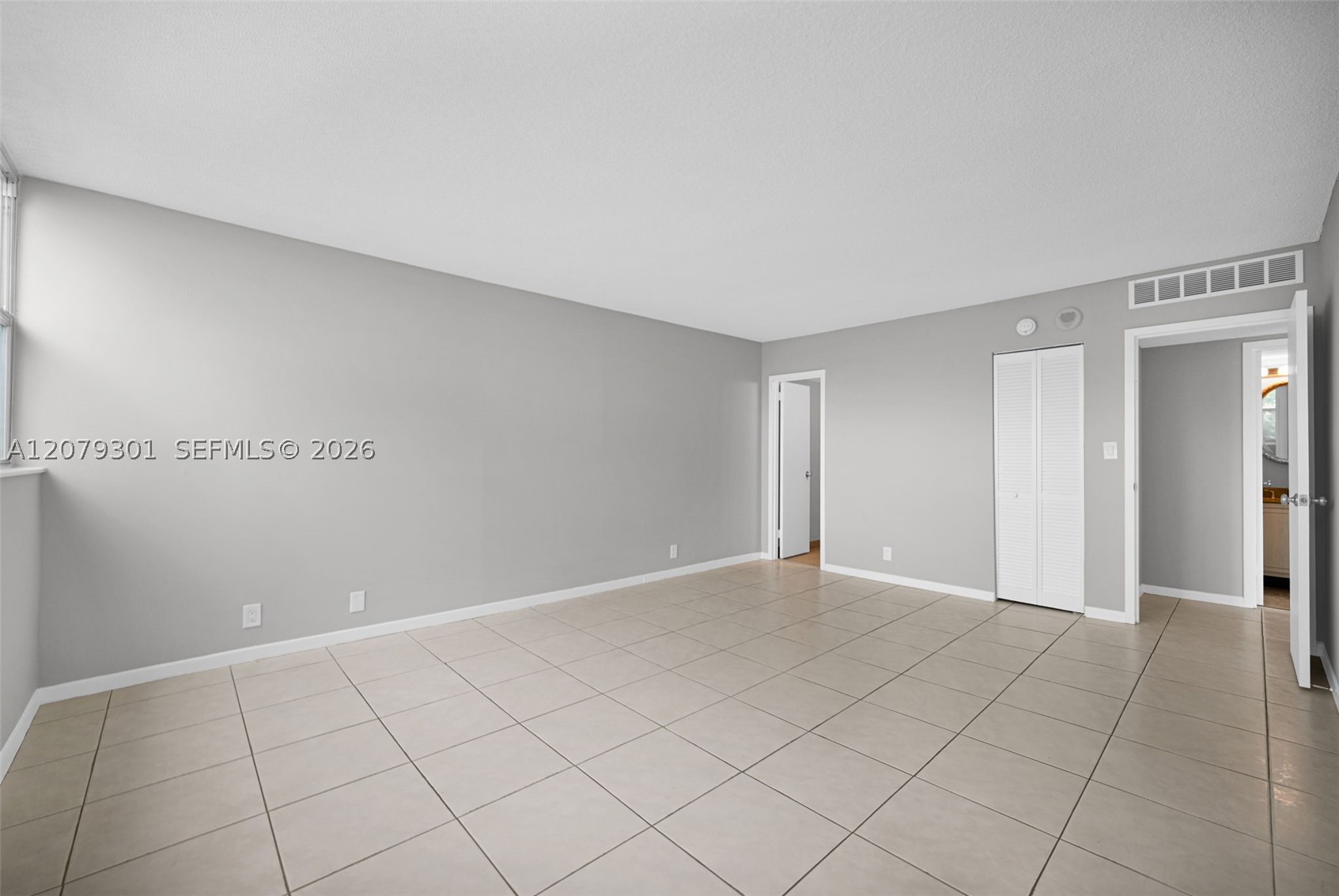 100 Golden Isles Dr 109 Property Photo 17