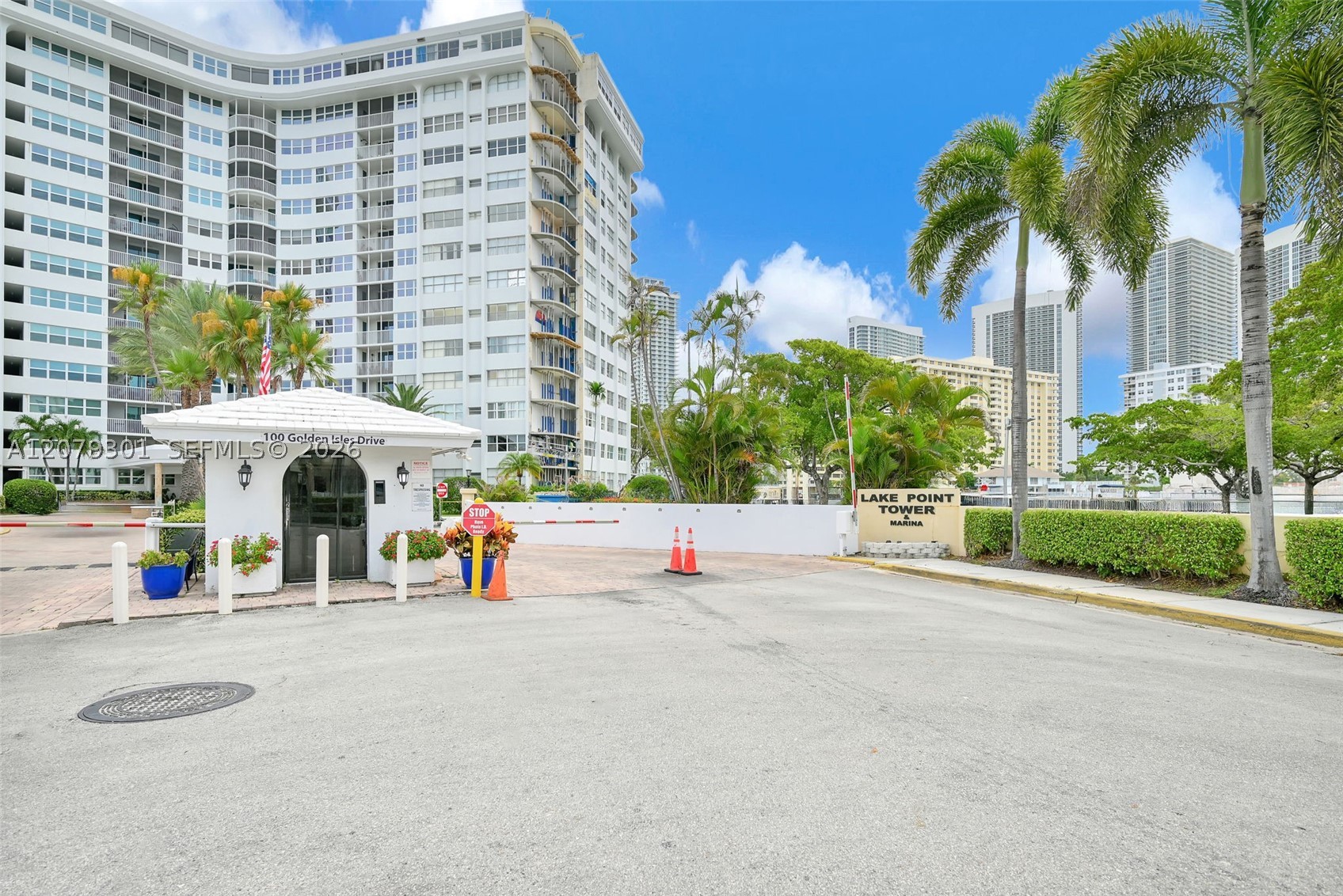 100 Golden Isles Dr 109 Property Photo 35