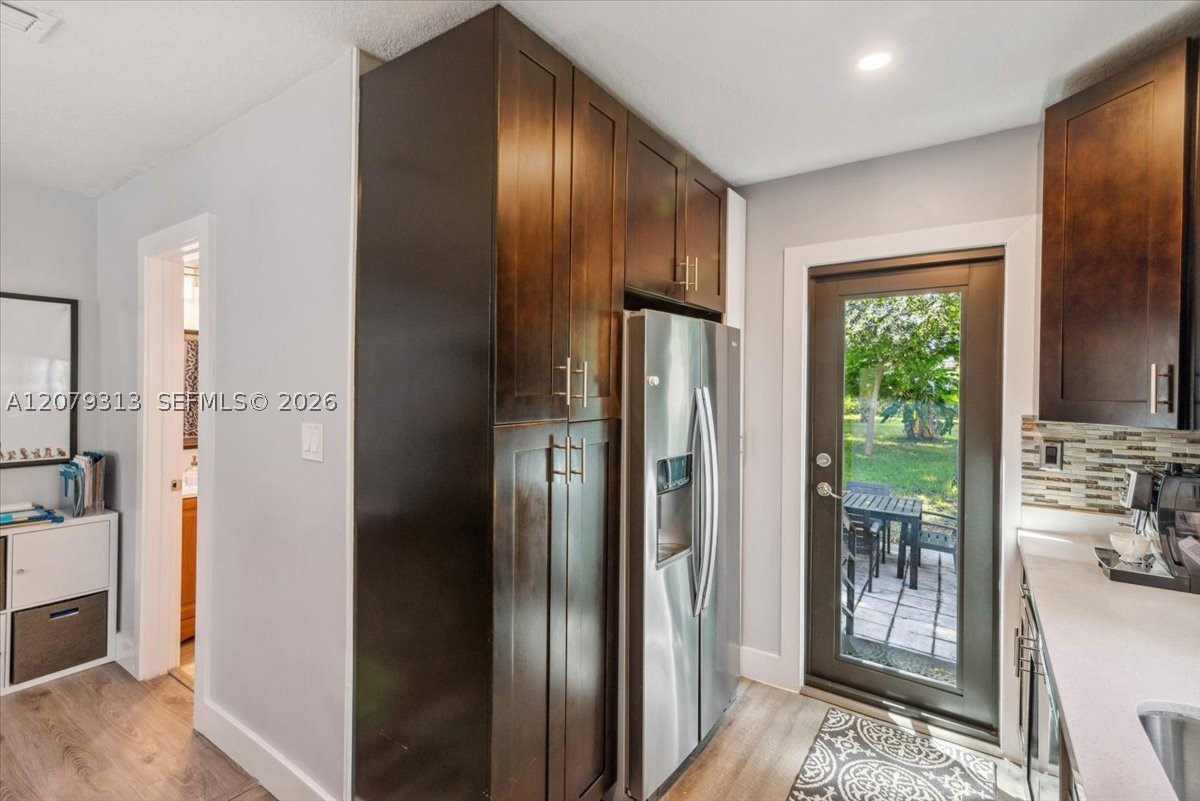 2434 Lincoln St Property Photo 17