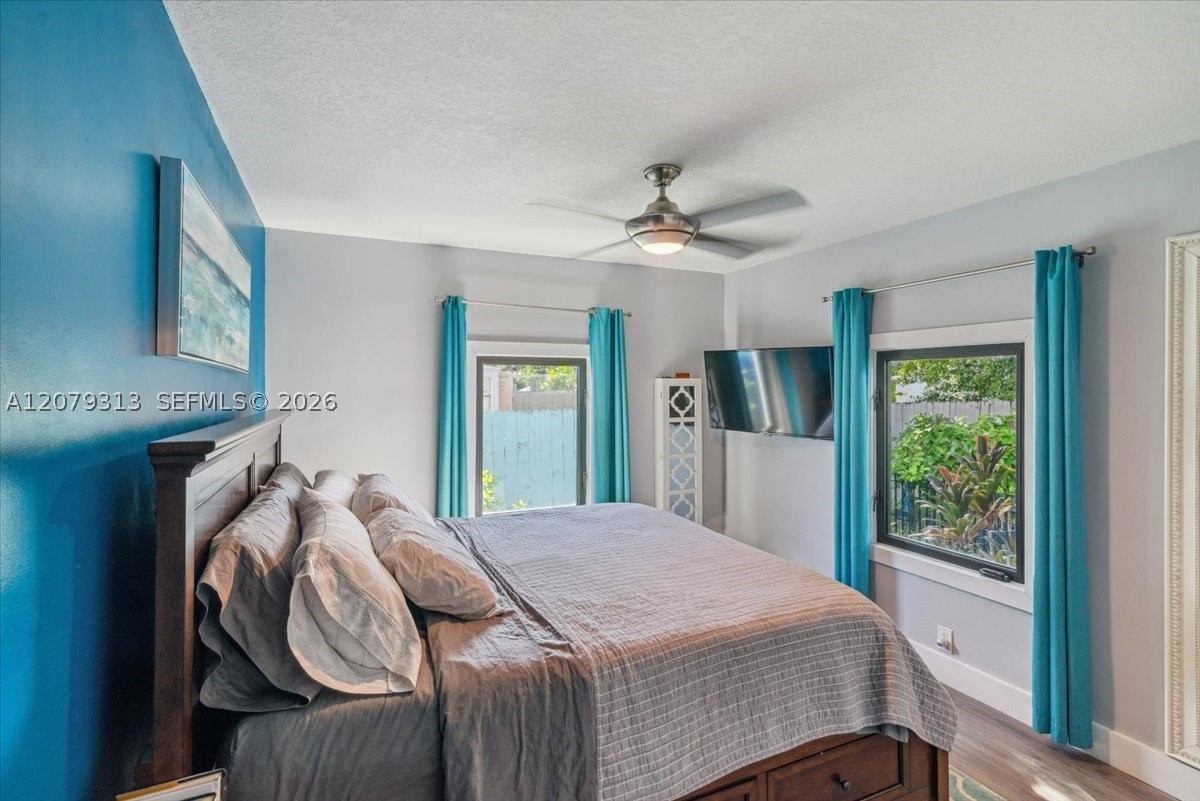 2434 Lincoln St Property Photo 20