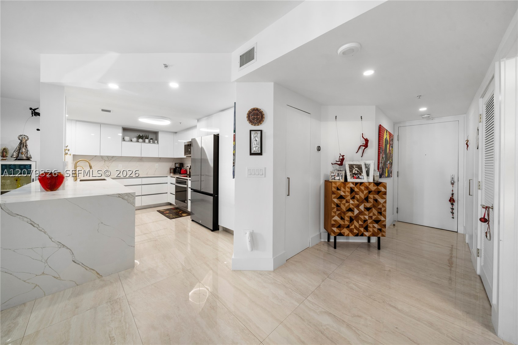 701 Brickell Key Blvd 707 Property Photo 6