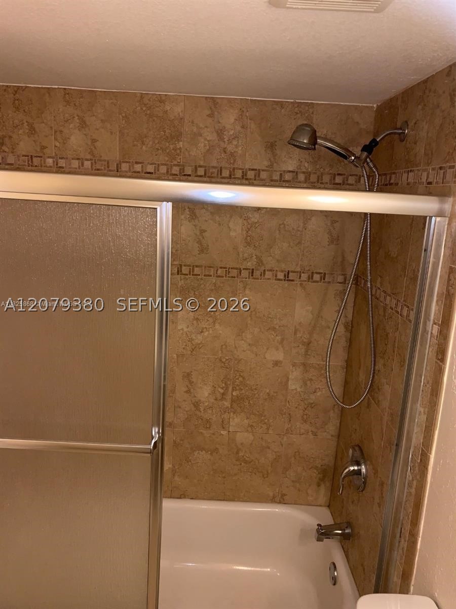4524 Sw 54th St 502-w Property Photo 15