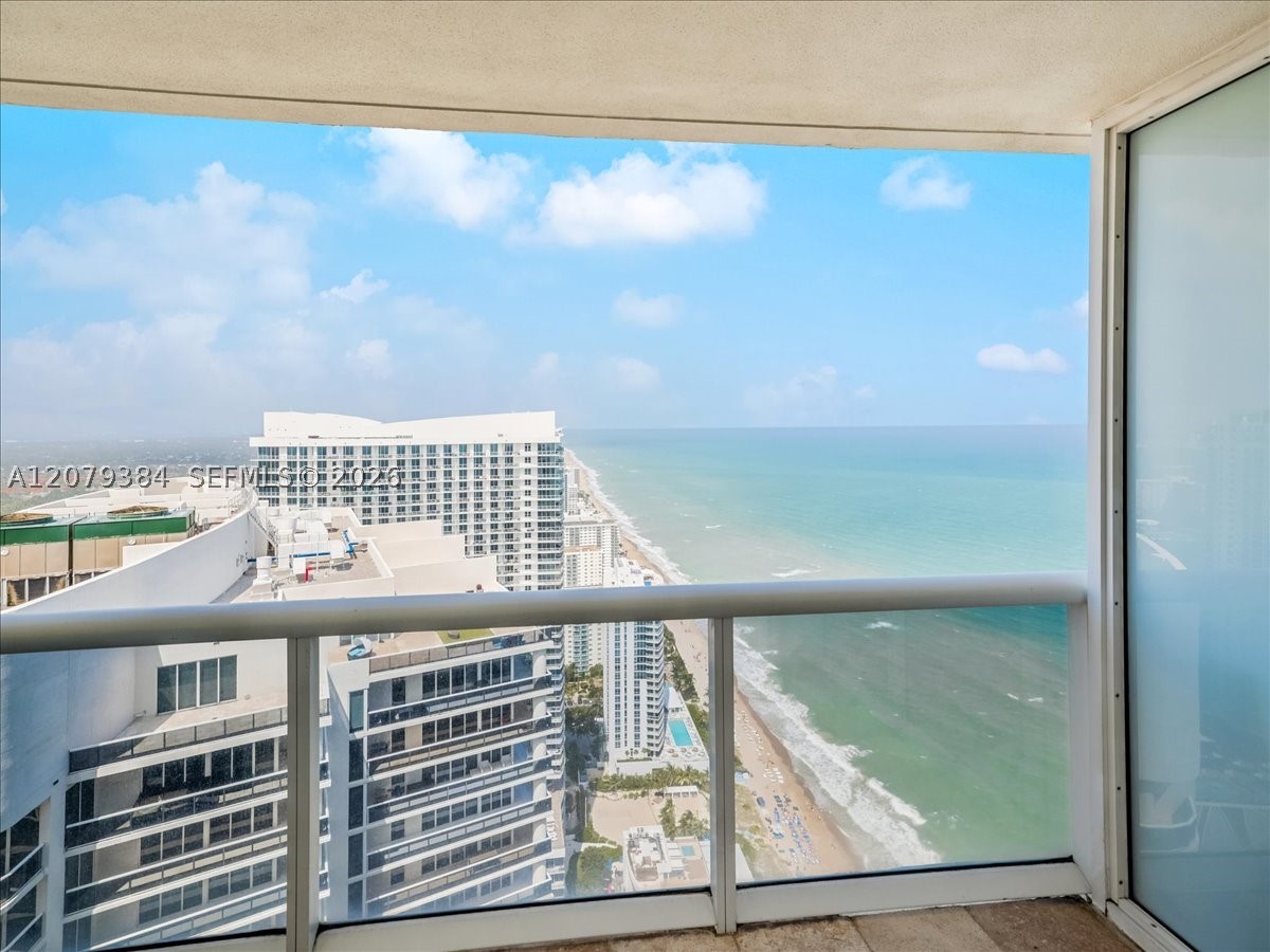 1830 S Ocean Dr 5009 Property Photo 1