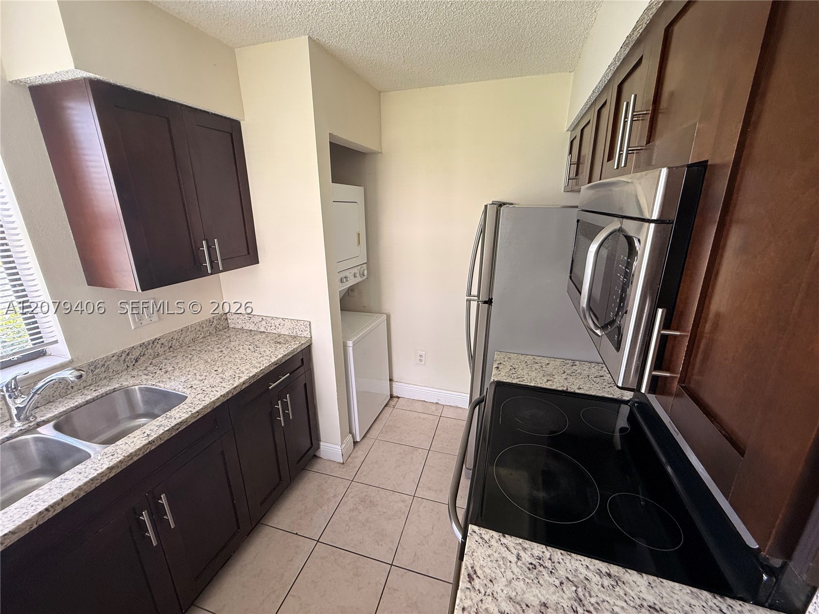 1071 Adams Ave 1071c Property Photo 2