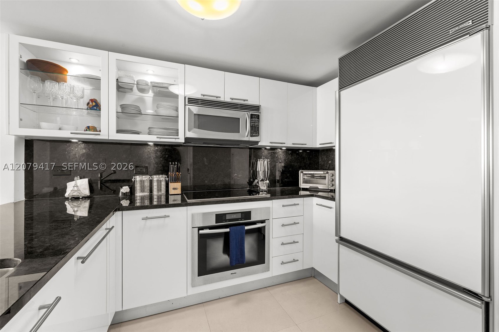 6801 Collins Ave 1401 Property Photo 4