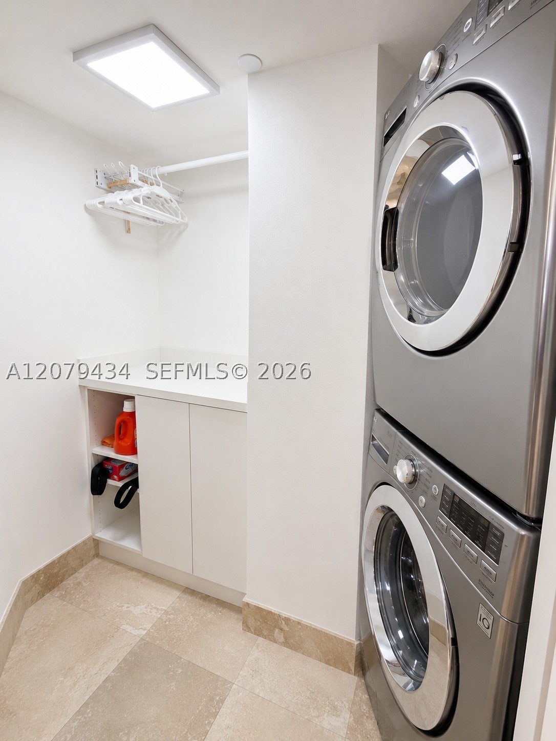 101 Sidonia Ave 205 Property Photo 6