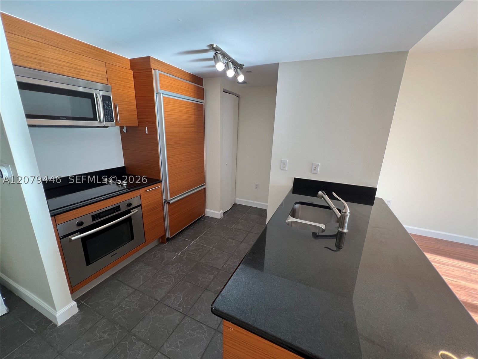 50 Biscayne Blvd 4507 Property Photo 3