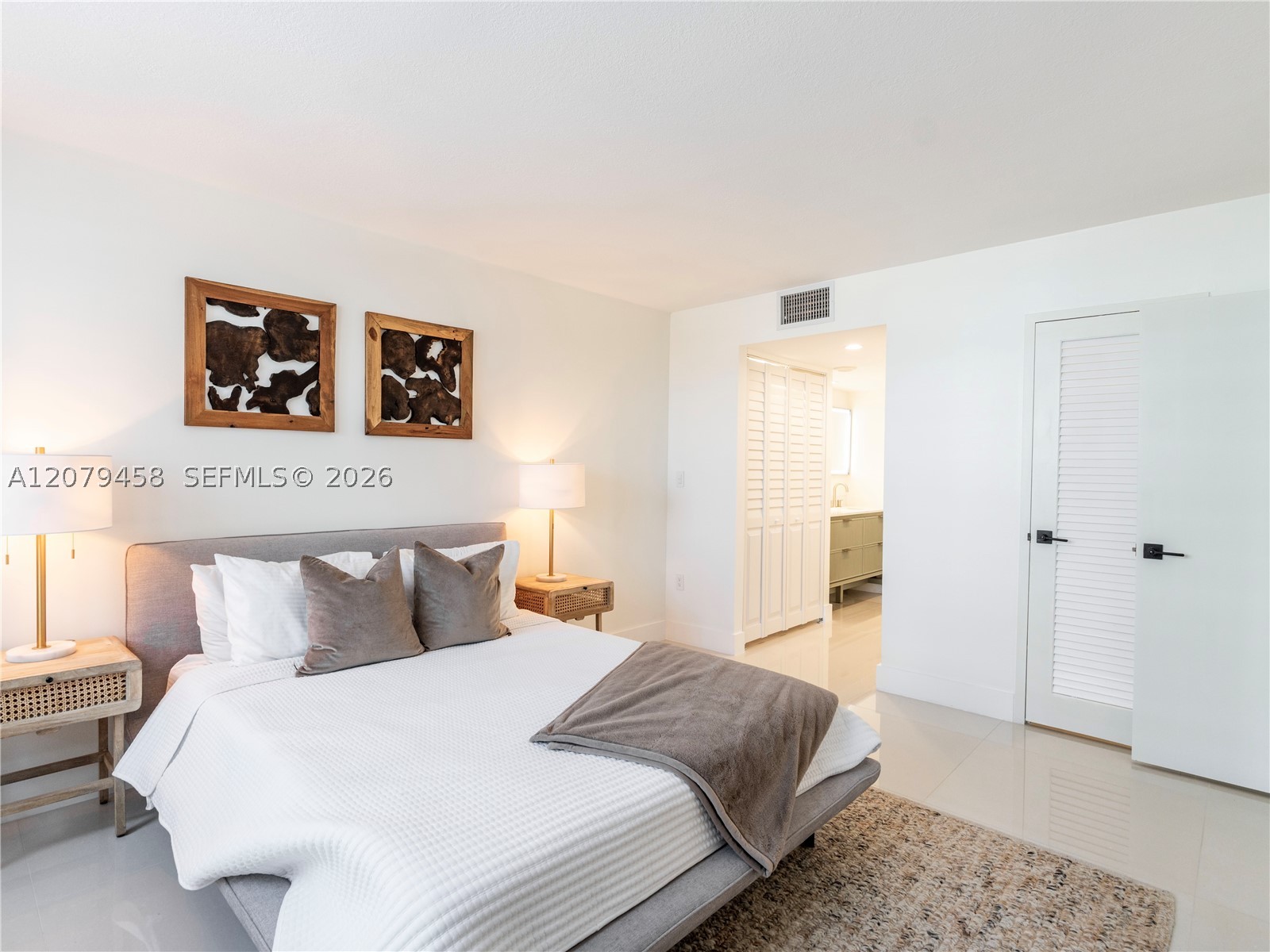 5701 Collins Ave 307 Property Photo 9