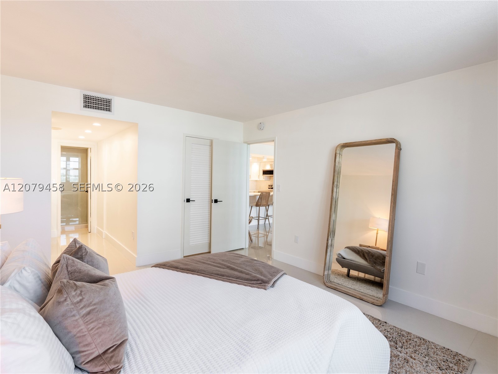 5701 Collins Ave 307 Property Photo 11