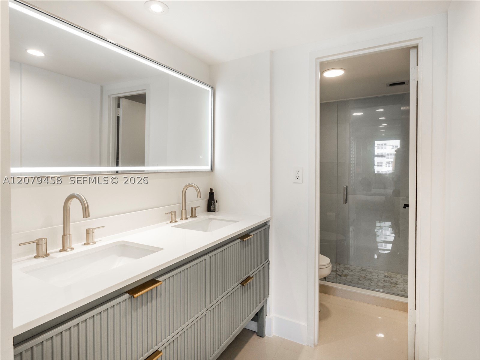 5701 Collins Ave 307 Property Photo 12