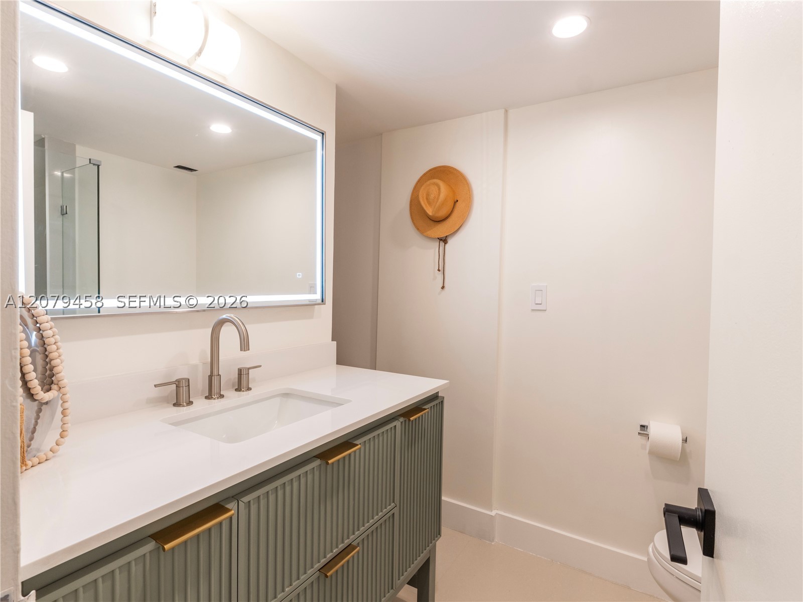 5701 Collins Ave 307 Property Photo 16