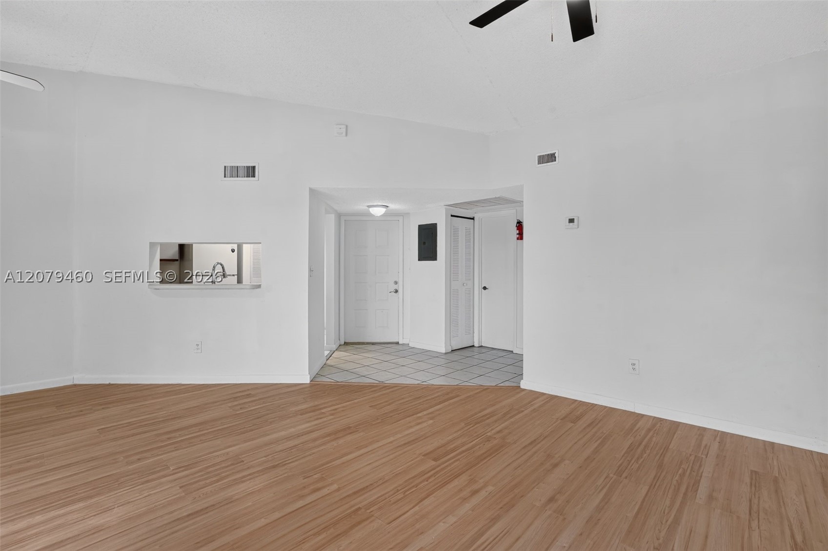 1080 N Franklin Ave 1080e Property Photo 5