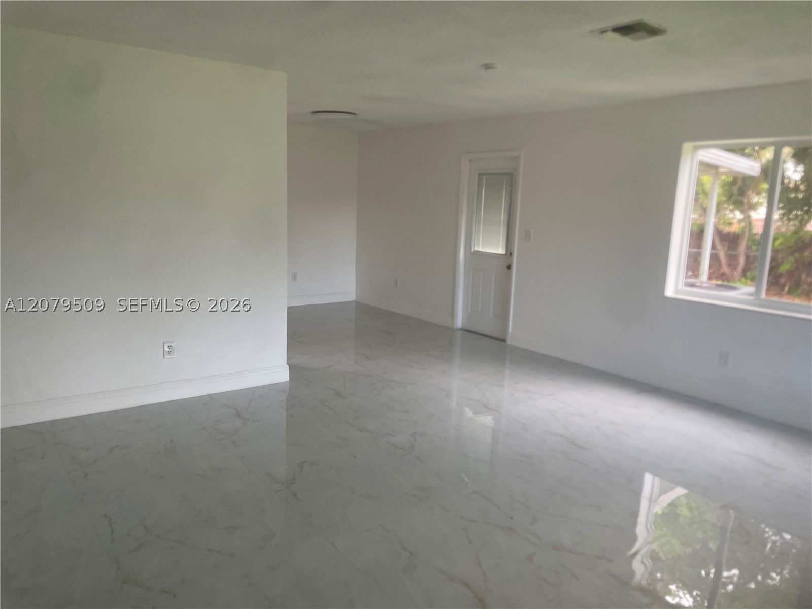 5921 Pierce St 1-8 Property Photo 7