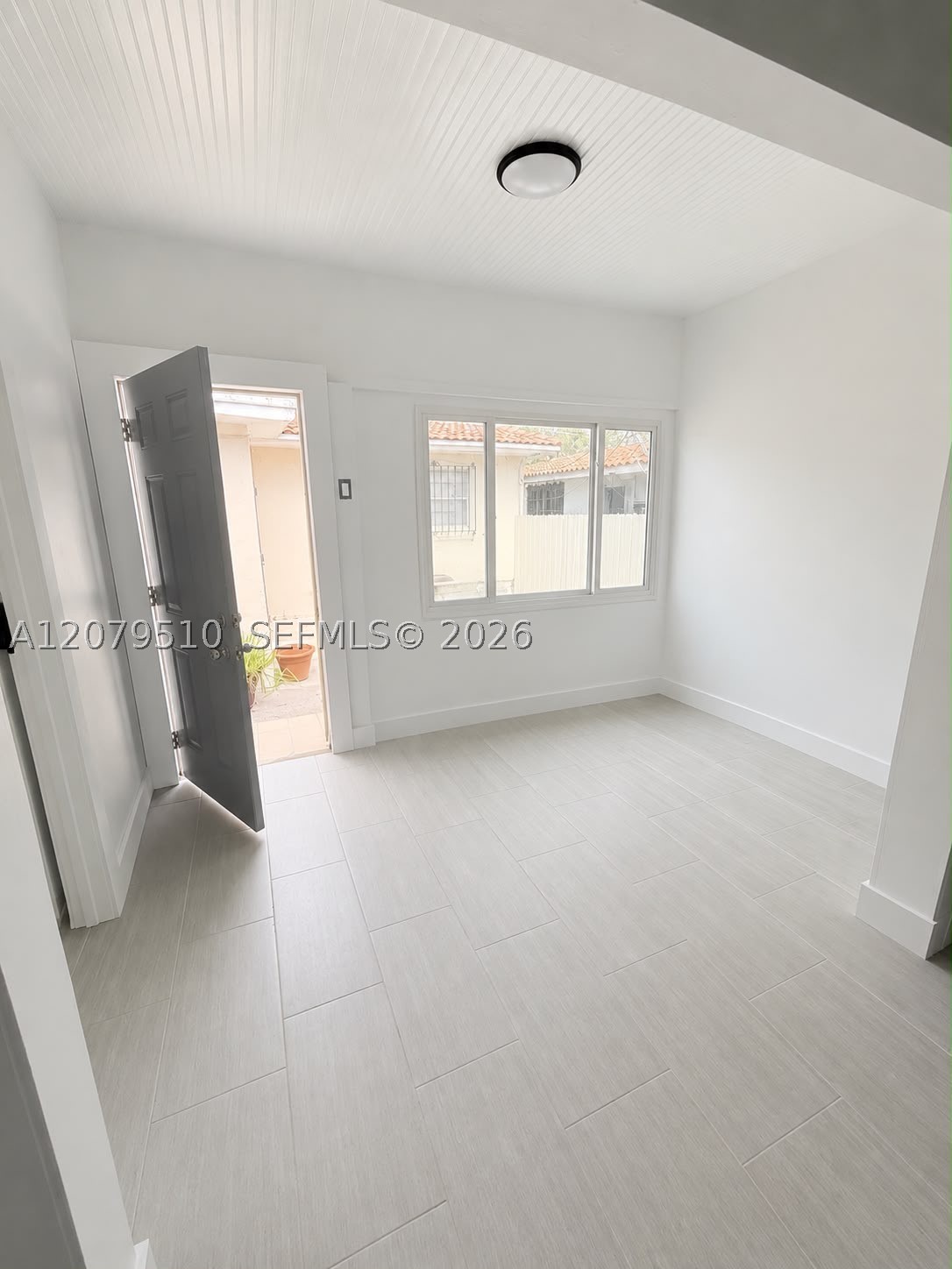 1154 NW 34th Ave 1 Property Photo 1