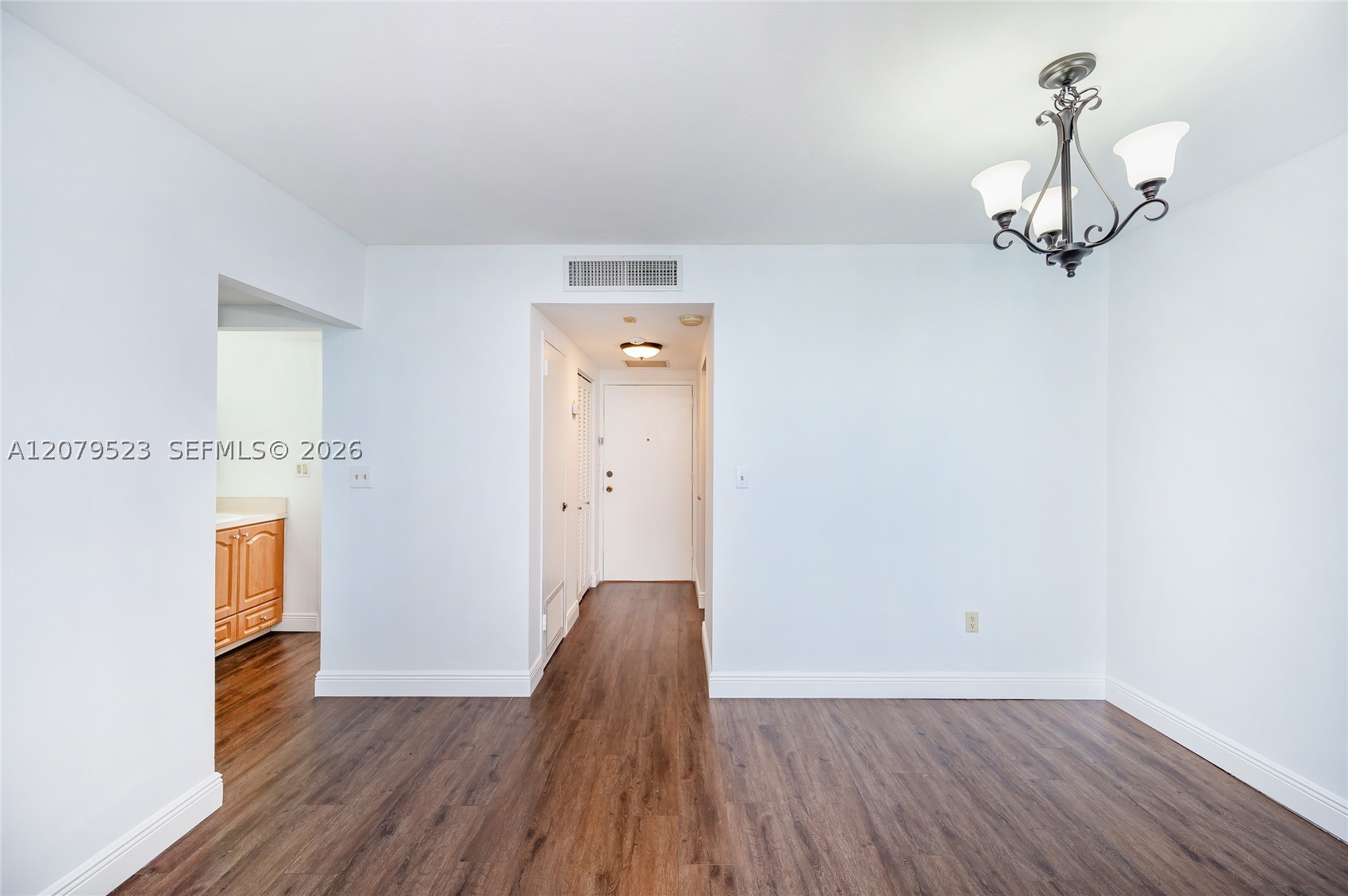 2899 Collins Ave 1505 Property Photo 9