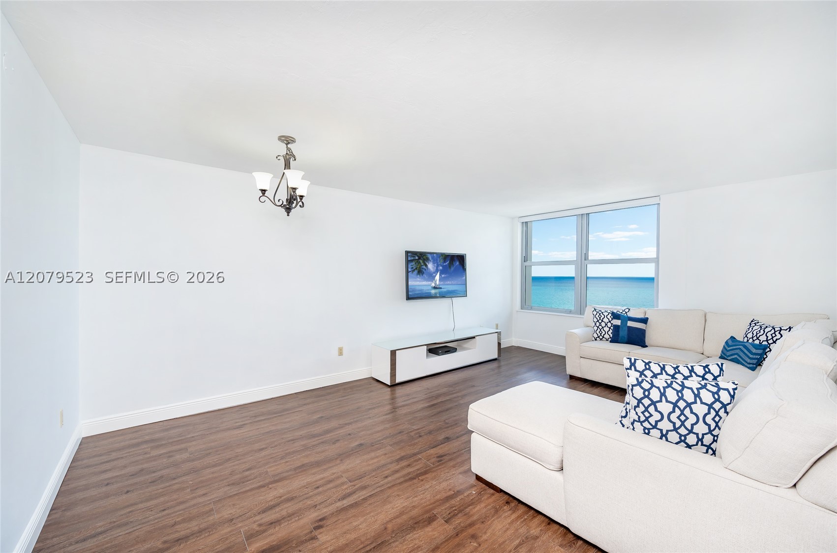 2899 Collins Ave 1505 Property Photo 14