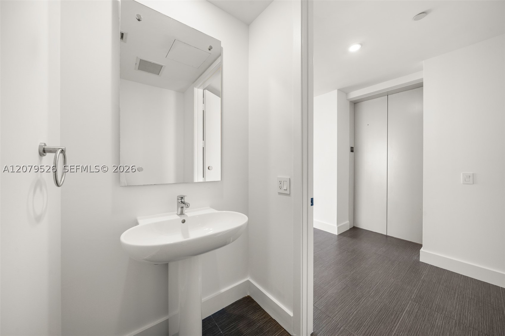 1100 Biscayne Blvd 3805 Property Photo 9