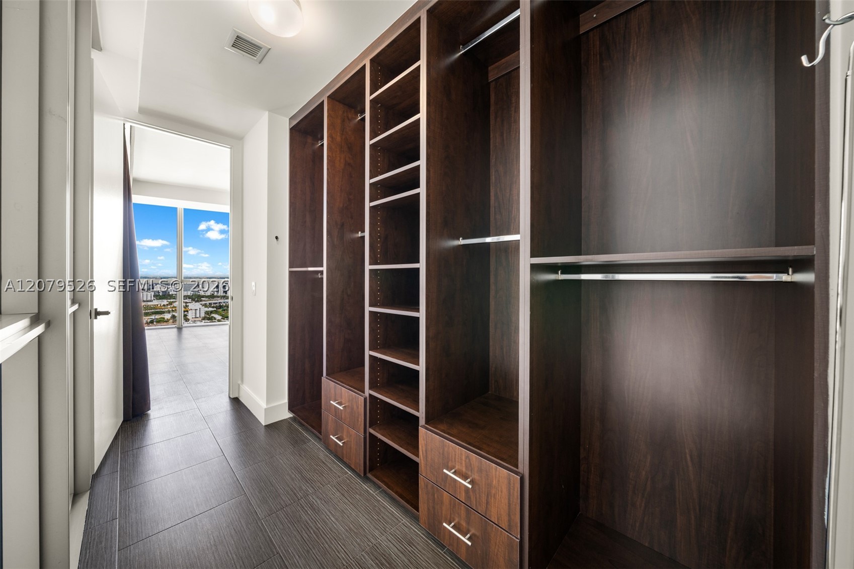 1100 Biscayne Blvd 3805 Property Photo 15