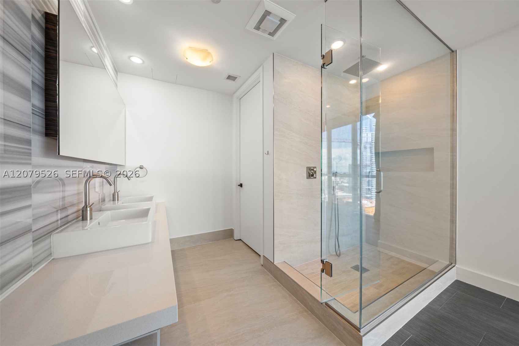 1100 Biscayne Blvd 3805 Property Photo 18
