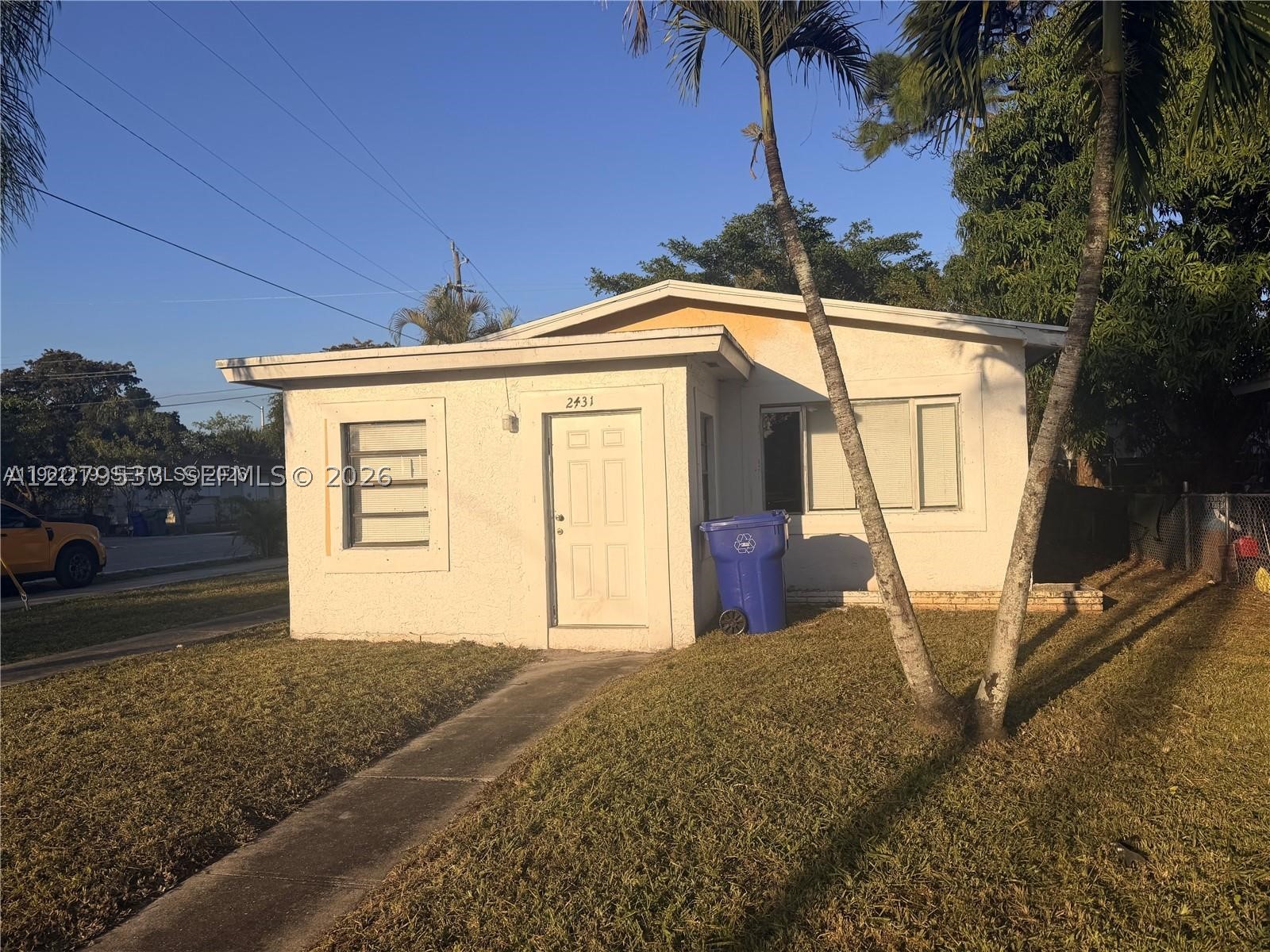 2431 NW 9th St Property Photo 1