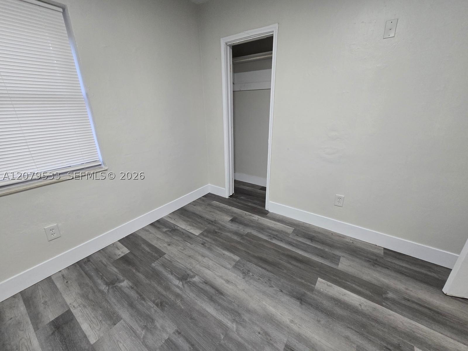 2431 Nw 9th St Property Photo 3