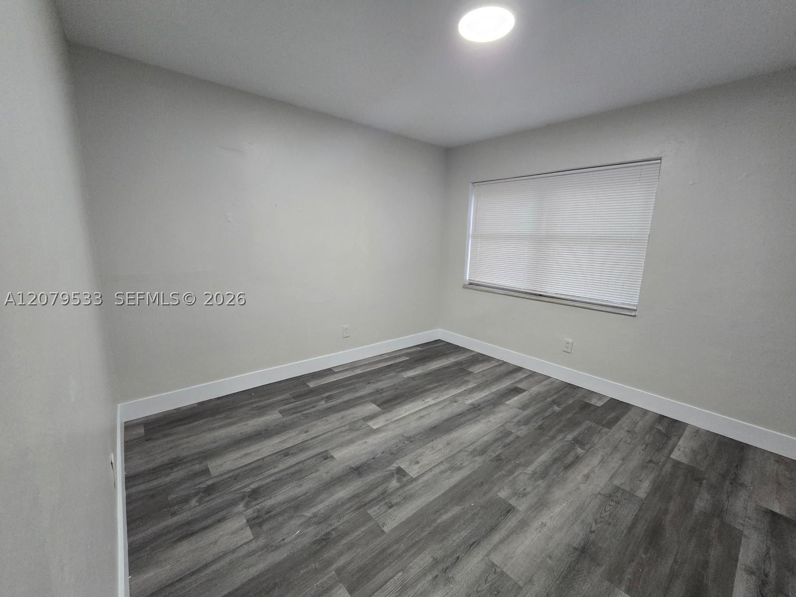 2431 Nw 9th St Property Photo 6