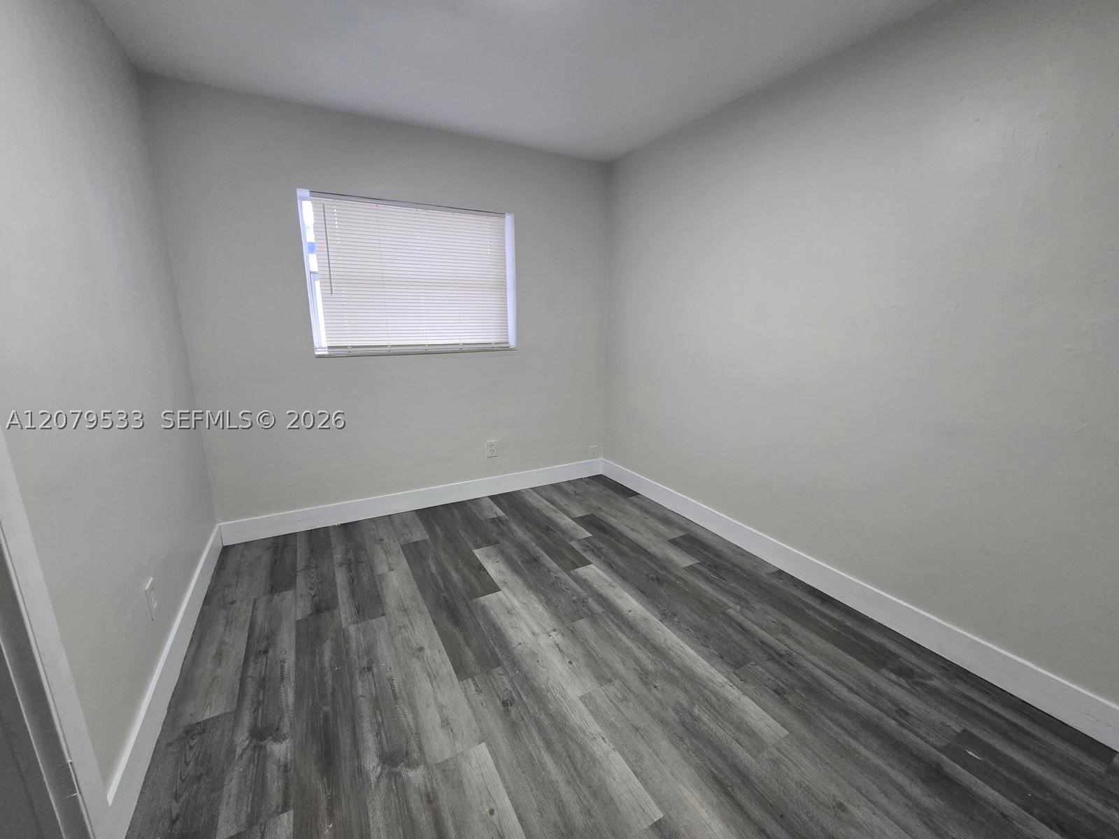 2431 Nw 9th St Property Photo 8