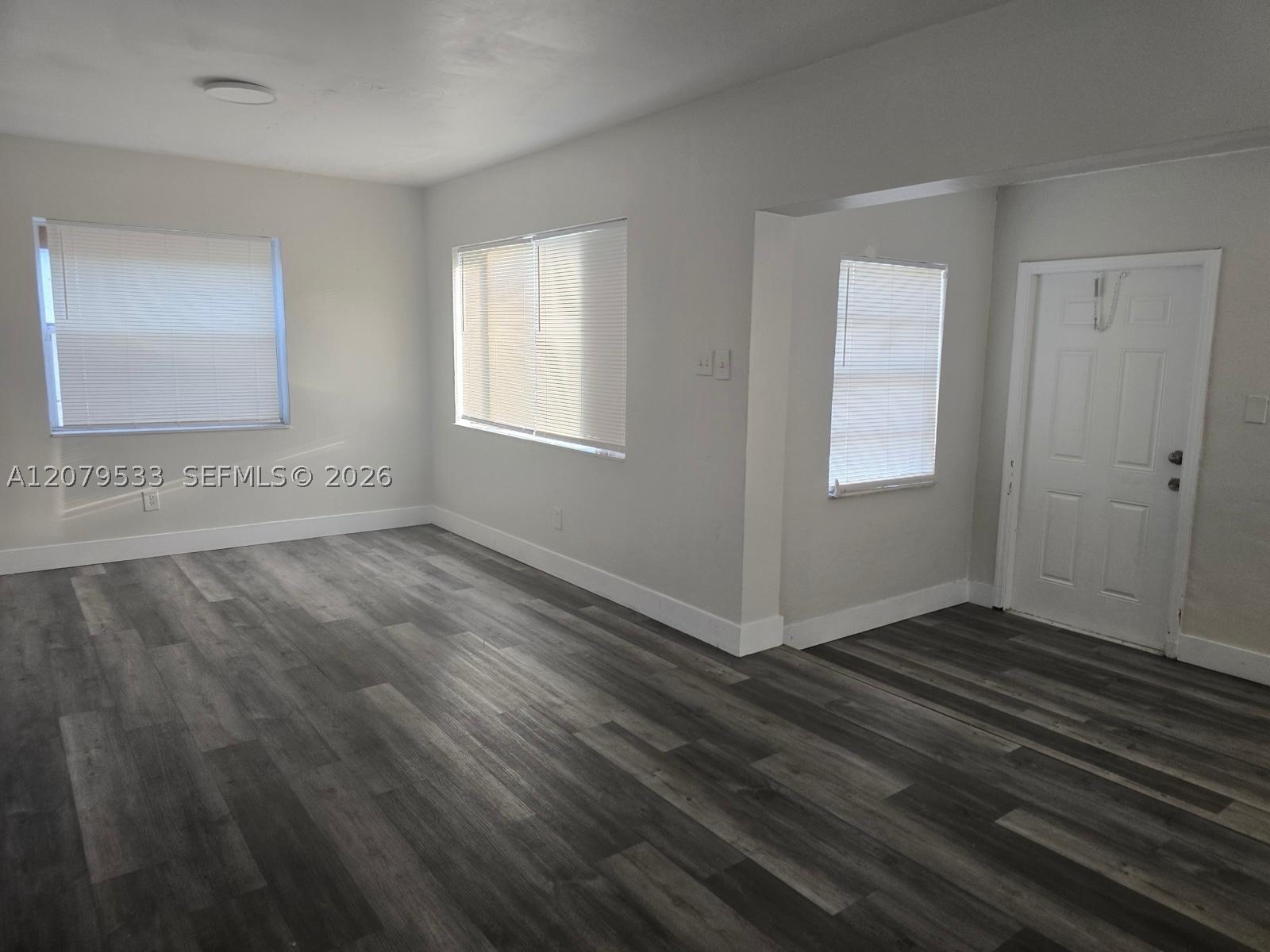 2431 Nw 9th St Property Photo 10