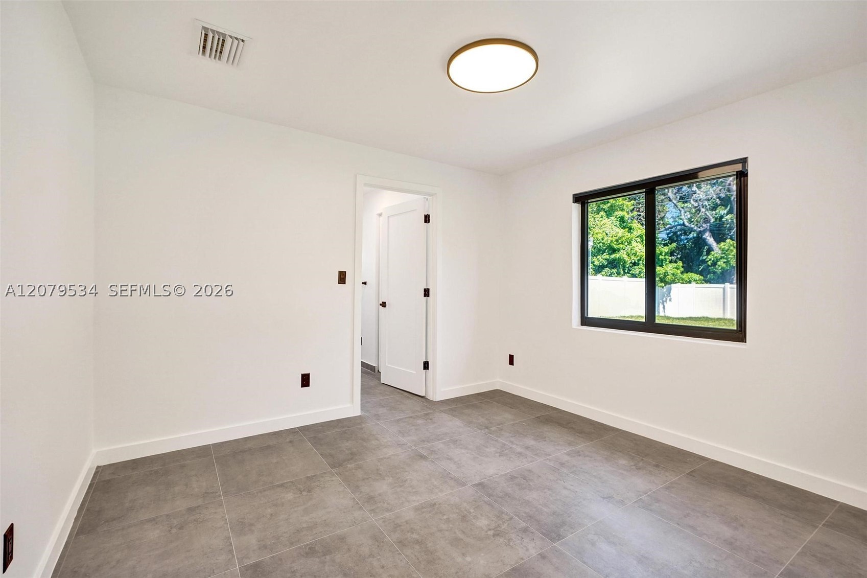 2255 Ne 173rd St Property Photo 15
