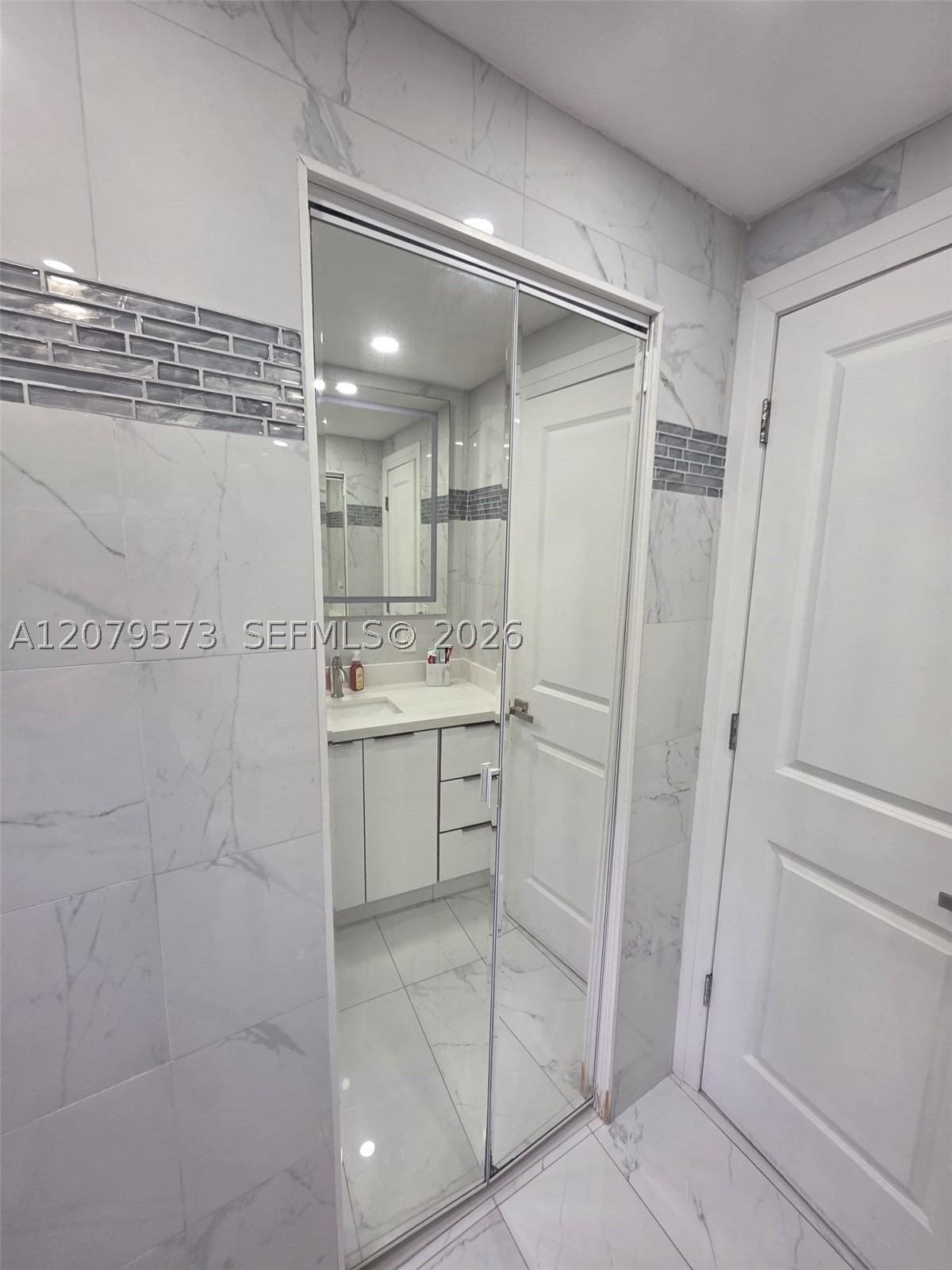 715 Nw 30th Ct 1 Property Photo 19